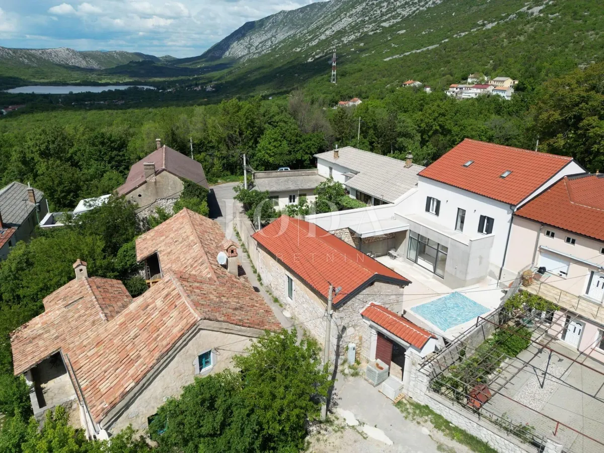 Kuća - Vinodolska Općina, 250m2
