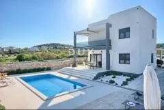 Kuća - Vodice, 290m2