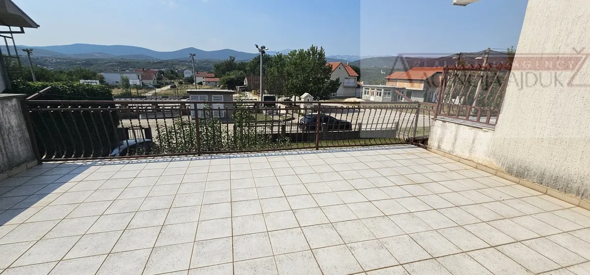 Kuća - Proložac, 300m2