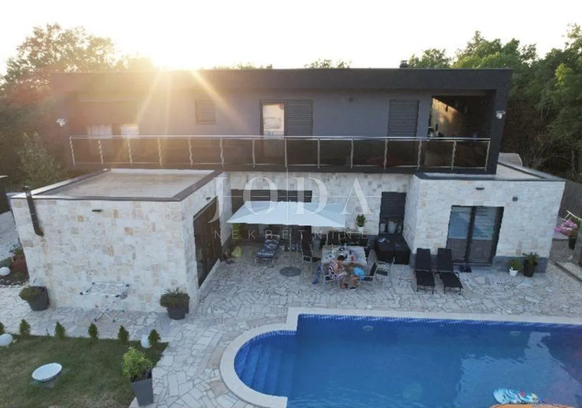 House - Labin, 132m2
