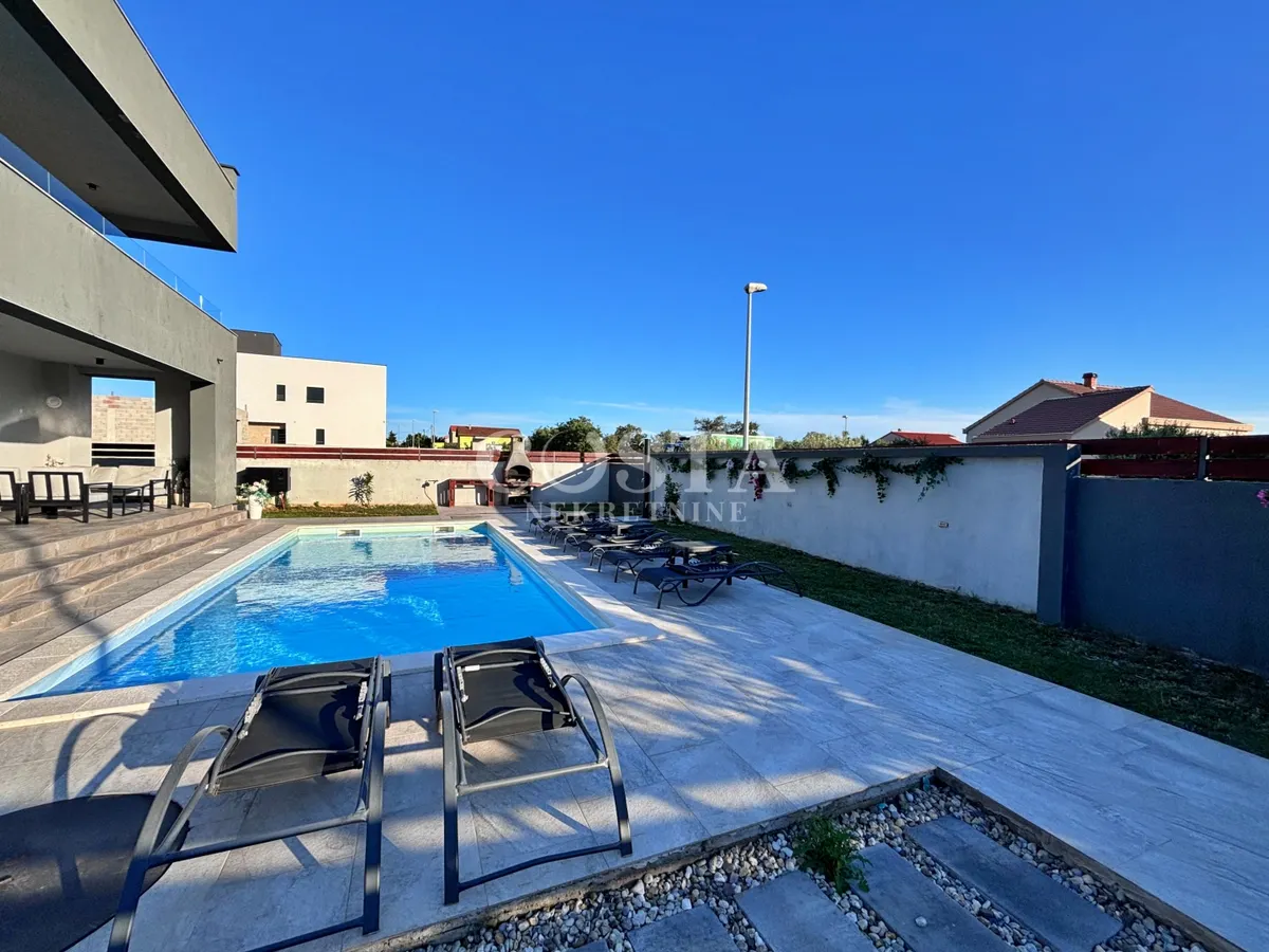 Kuća - Poličnik, 210m2