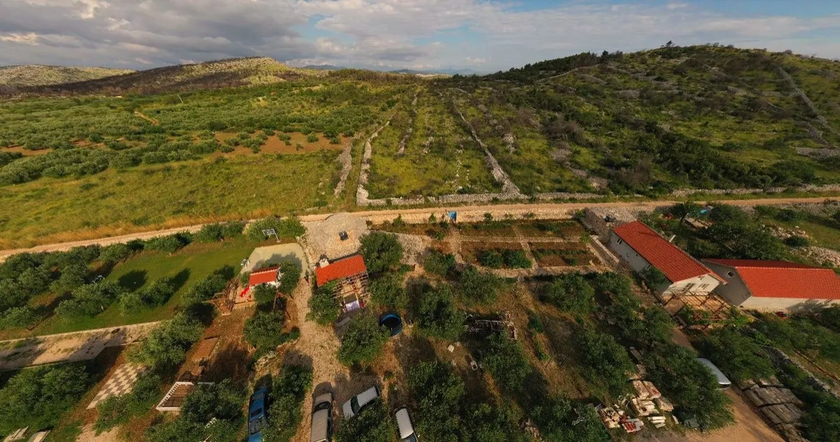 Zemljište - Šibenik - Okolica, 28748m2