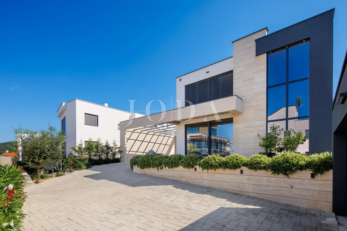 Kuća - Crikvenica, 200m2