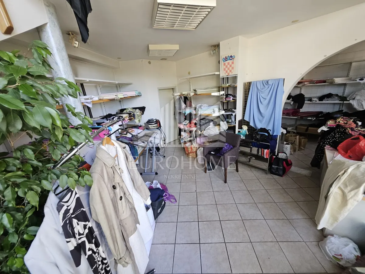 Poslovni Prostor - Zadar, 57m2