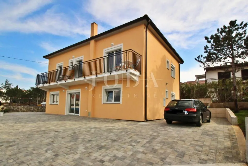 Kuća - Dobrinj, 250m2