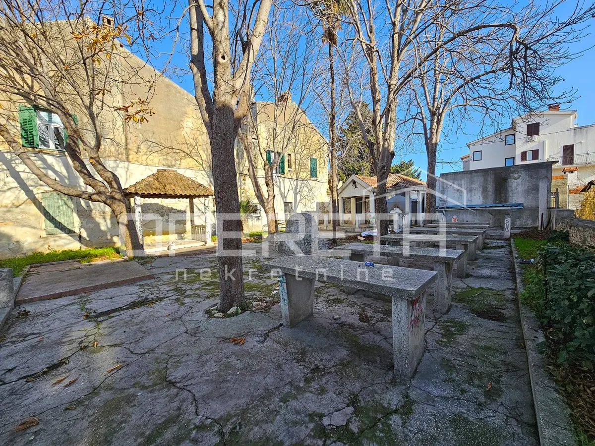 Poslovni Prostor - Ulica Kneza Branimira, Kaštela, Kaštela, 230m2