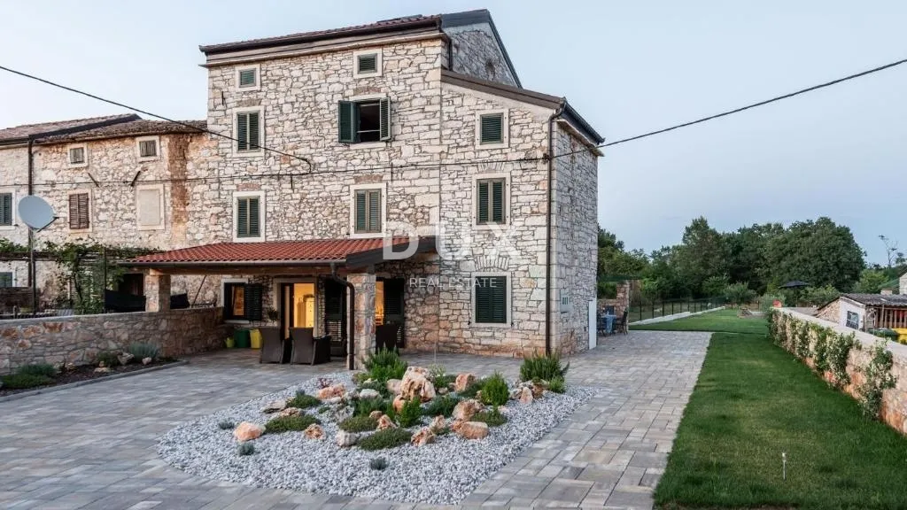 Kuća - Umag, 260m2