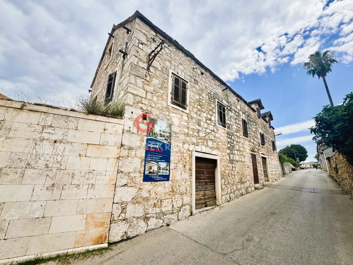 Kuća - Supetar, 462m2