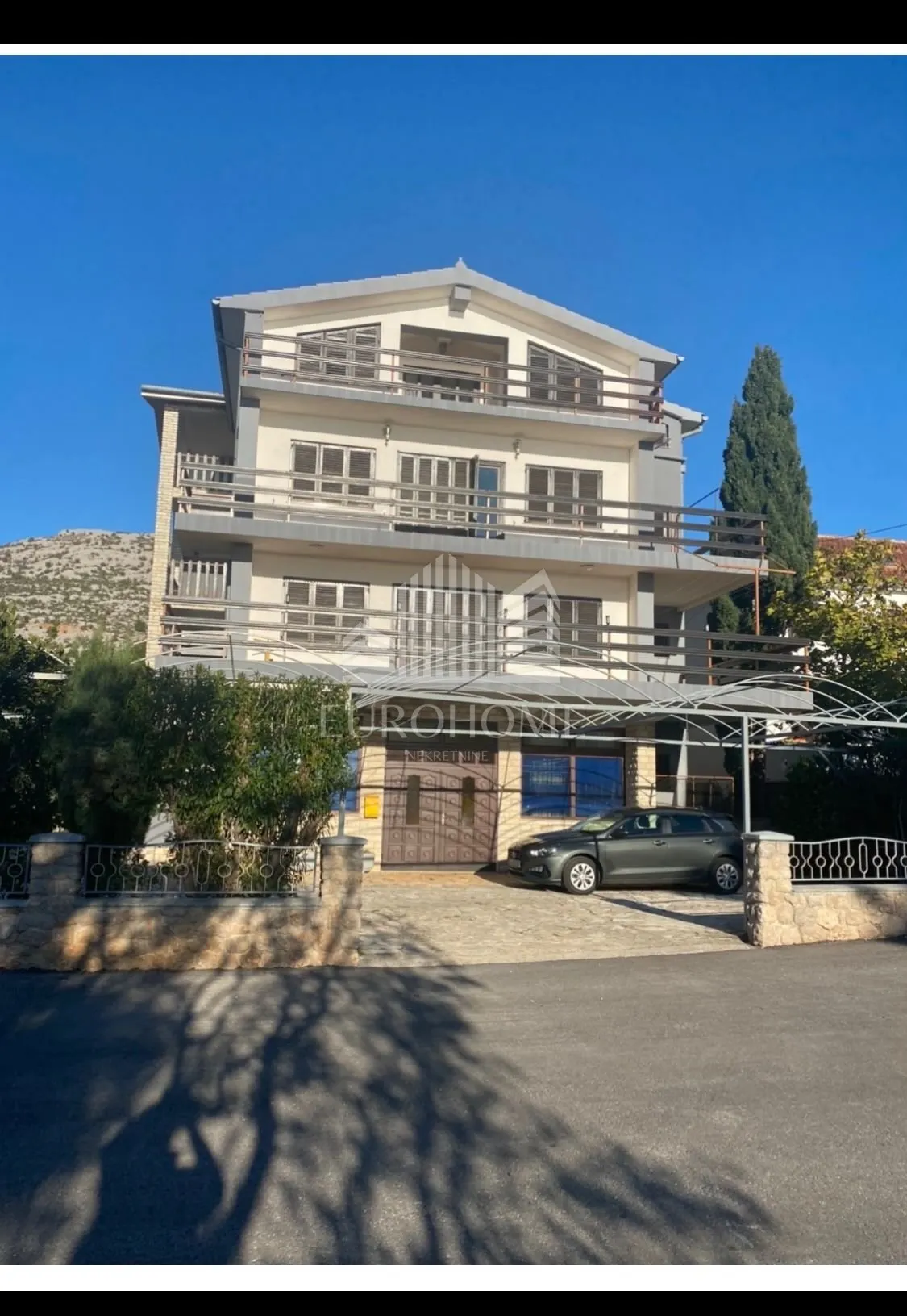 Kuća - Starigrad, 695m2