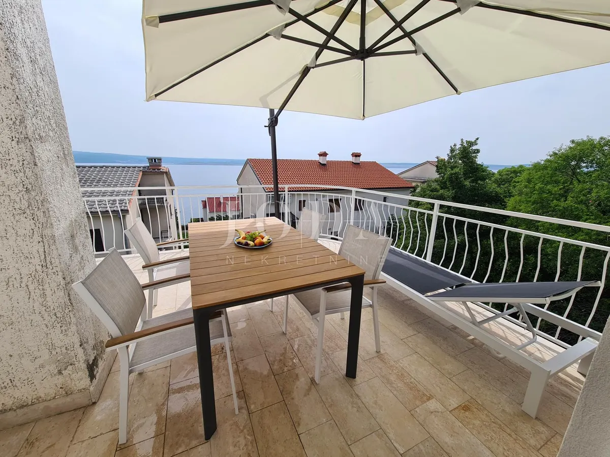 House - Crikvenica, 300m2