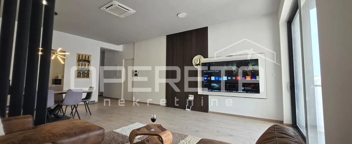 Stan - Ive Zaninovića, Šibenik, Šibenik, 158m2