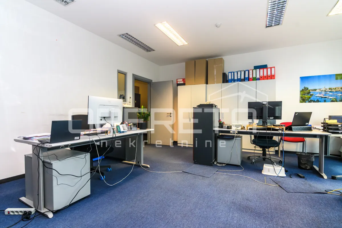 Ured - Ulica grada Vukovara, Trnje, Zagreb, 487m2