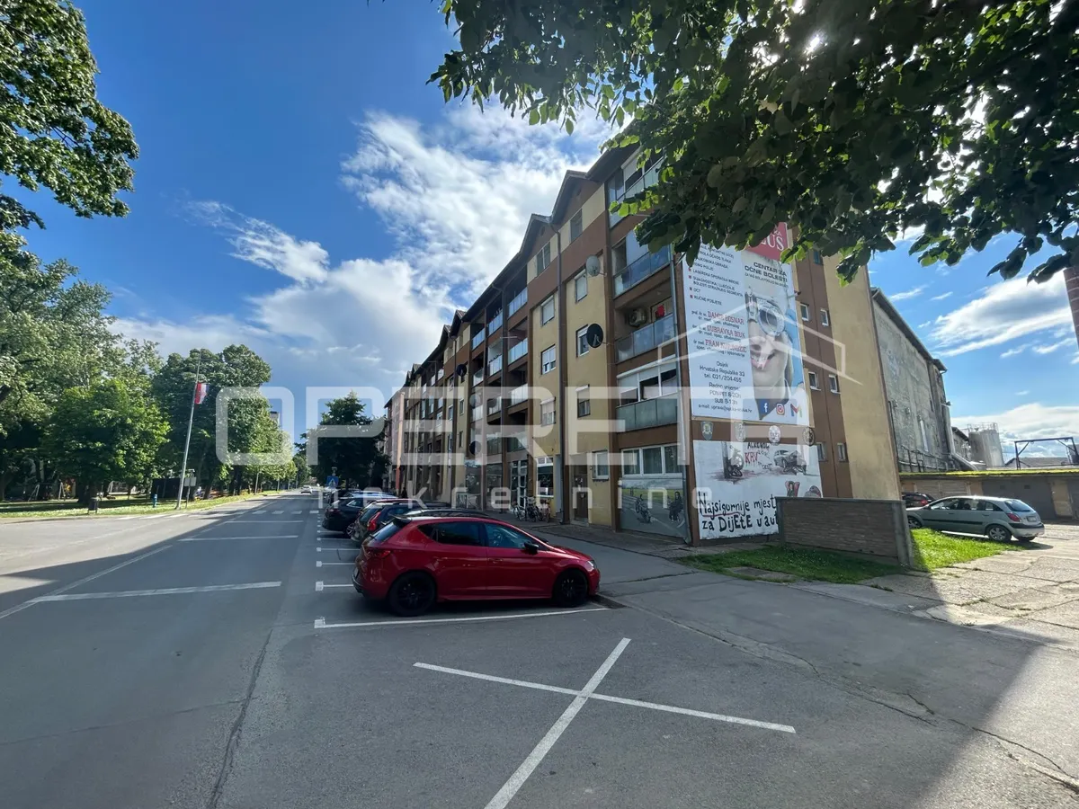 Poslovni Prostor - Trg Slobode, Beli Manastir, Beli Manastir, 248m2