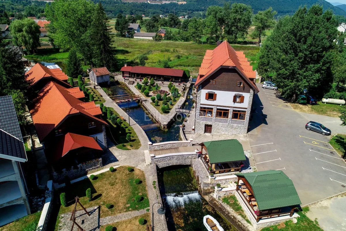 Commercial Space - Otočac, 1673m2