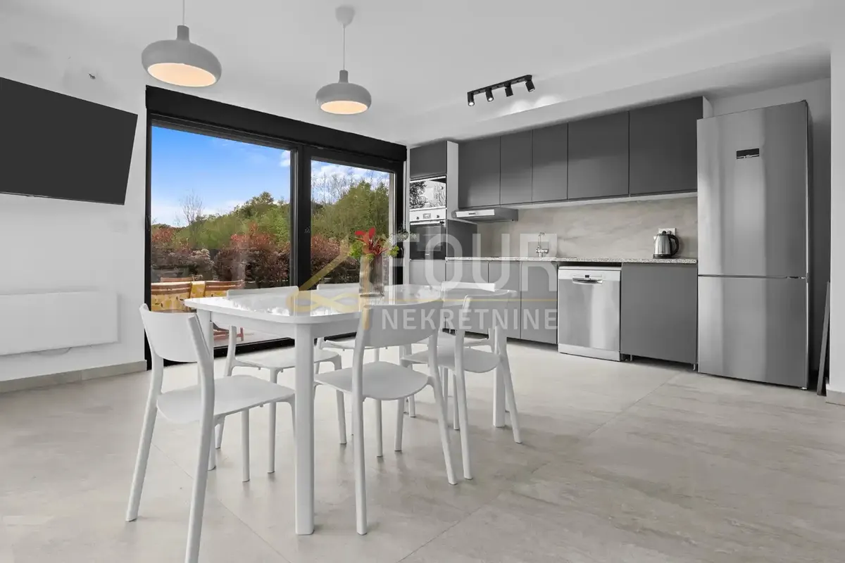 Stan - Poreč, 180m2