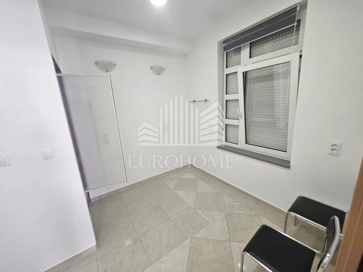 Poslovni Prostor - Zadar, 45m2