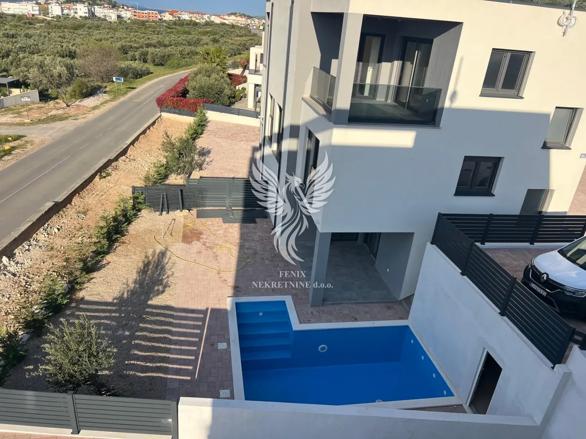 Kuća - Vodice, 165.1m2