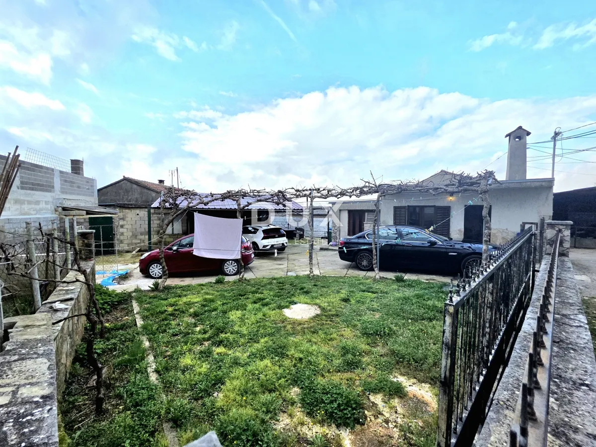 Kuća - Svetvinčenat, 300m2