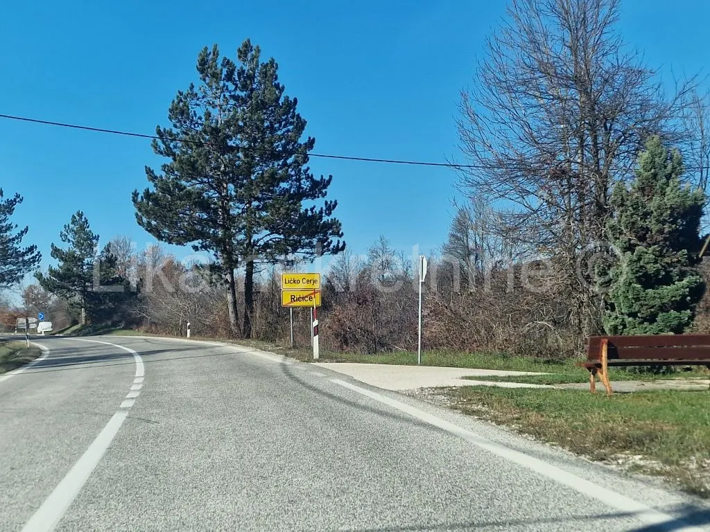 Zemljište - Lovinac, 669m2
