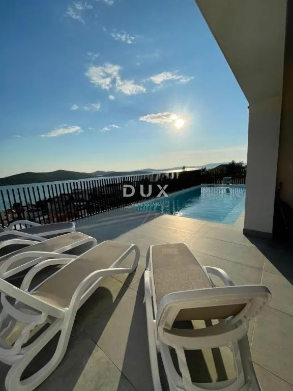 Kuća - Šibenik - Okolica, 220m2
