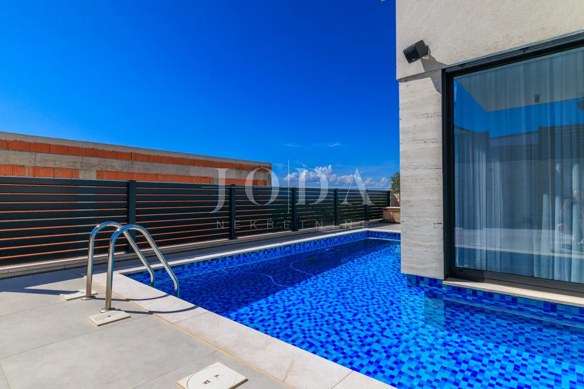 House - Crikvenica, 230m2