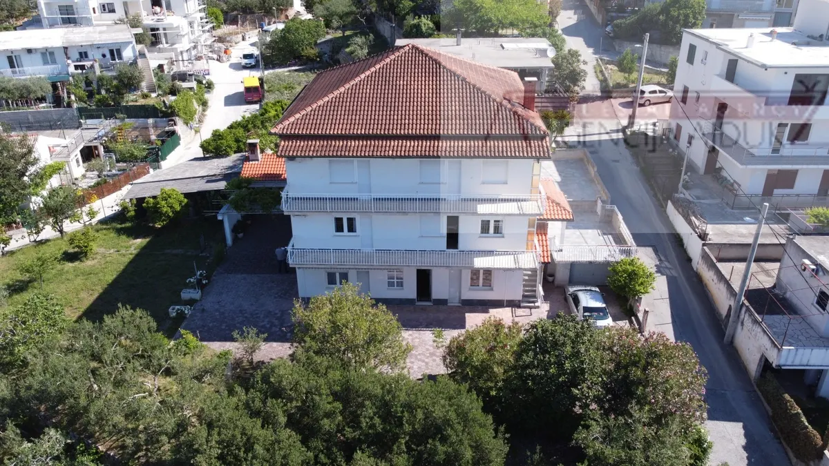 Kuća - Omiš, 560m2