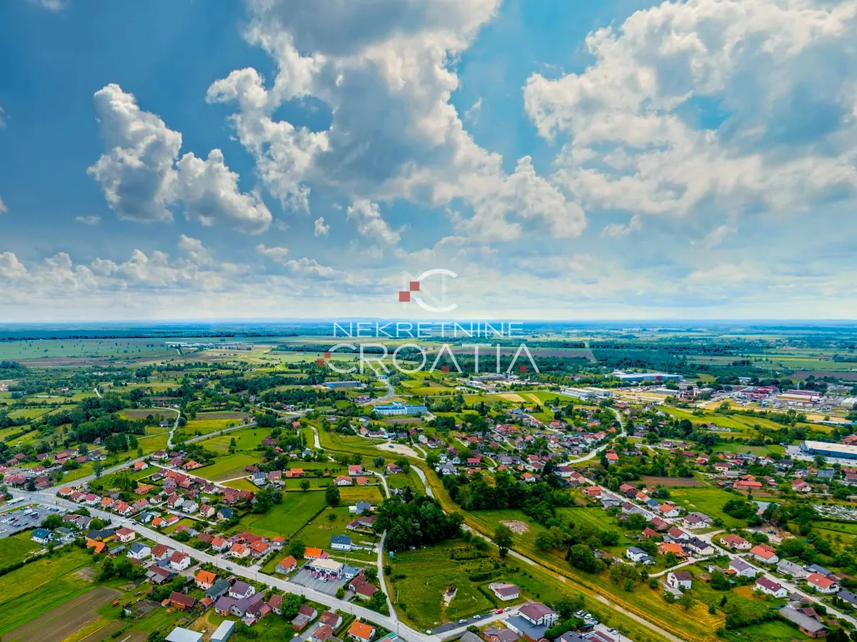 Poslovni Prostor - Ivanić Grad, 1219m2