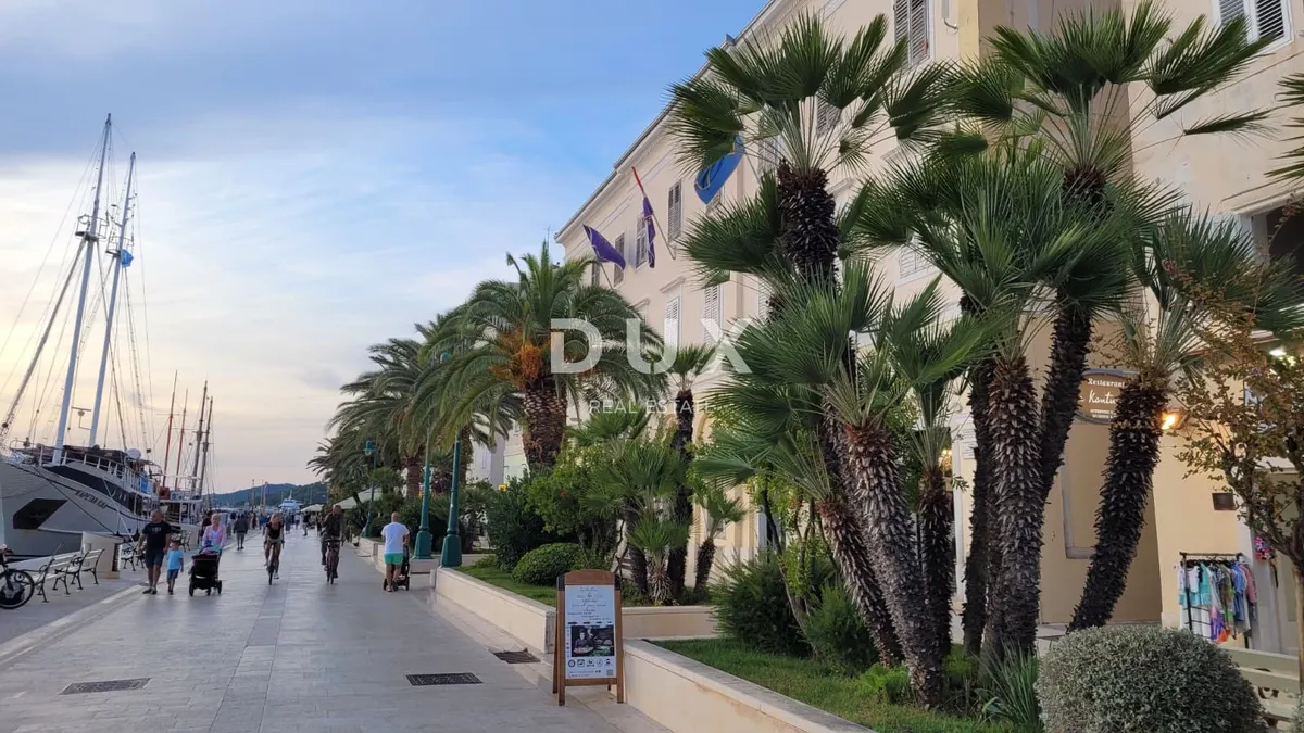 House - Mali Lošinj, 450m2