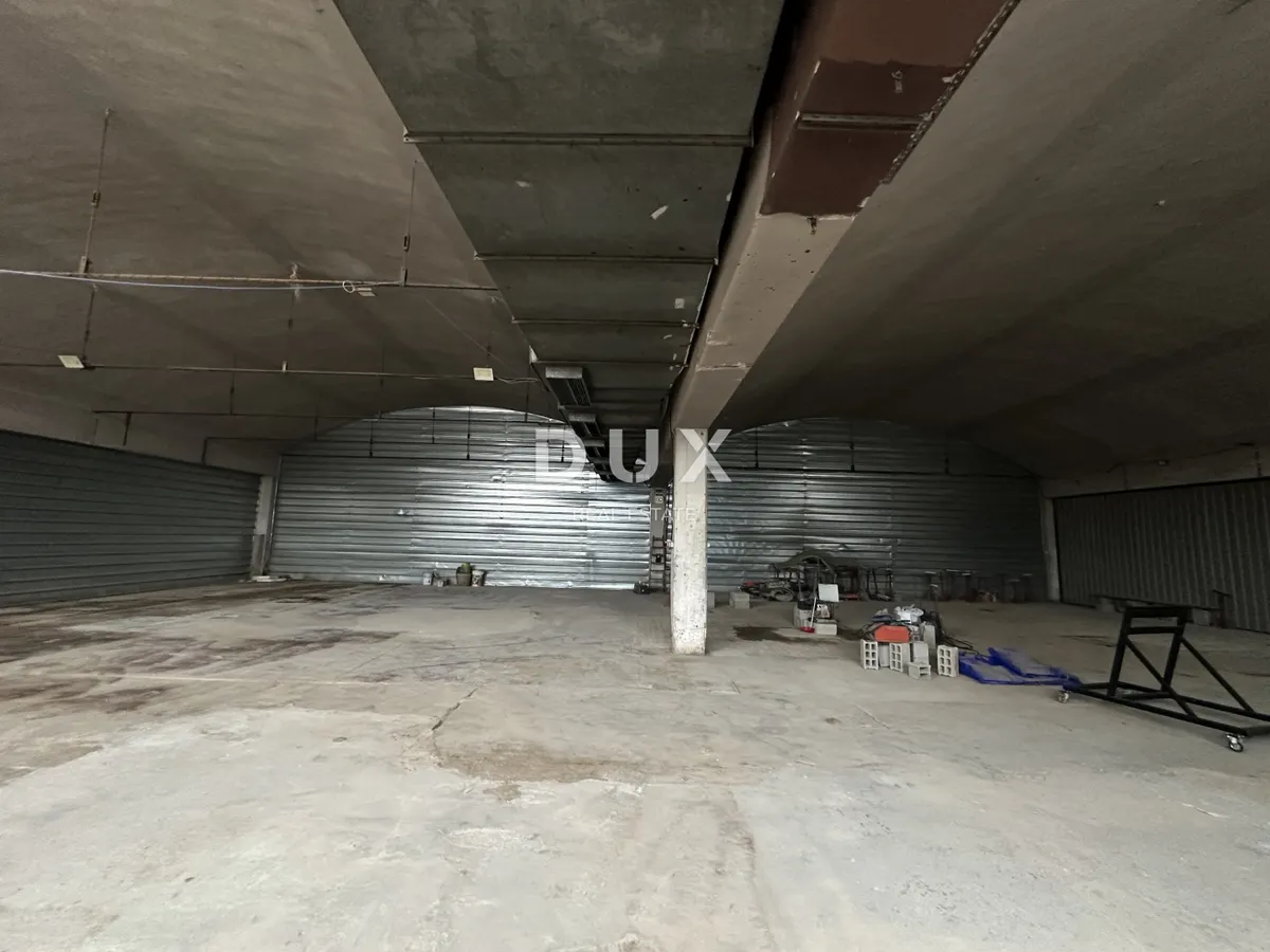 Poslovni Prostor - Zadar, 250m2