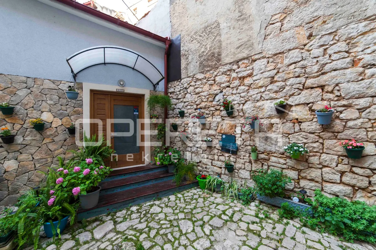 Poslovni Prostor - Kralja Zvonimira, Šibenik, Šibenik, 251m2