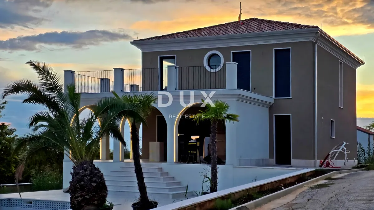 House - Buje, 384m2