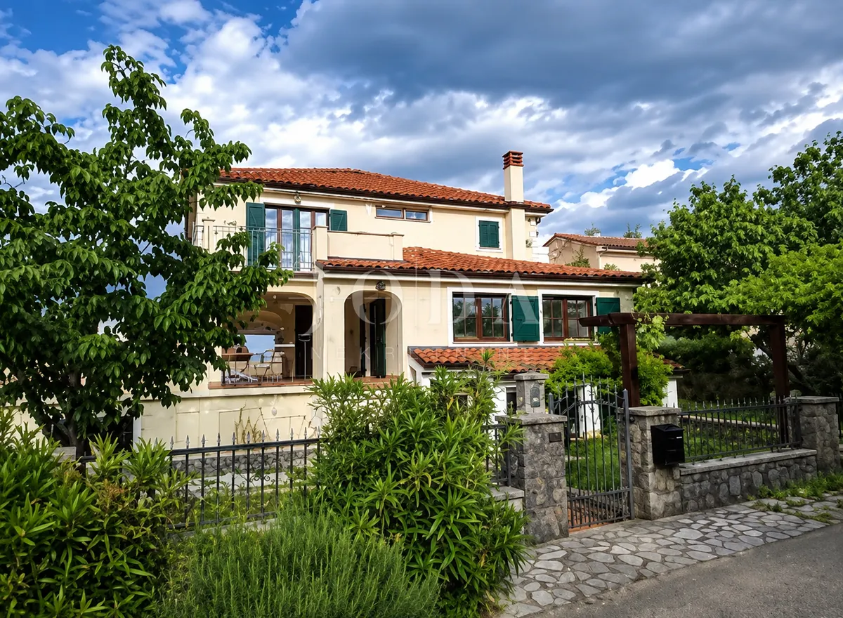 Kuća - Dobrinj, 310m2