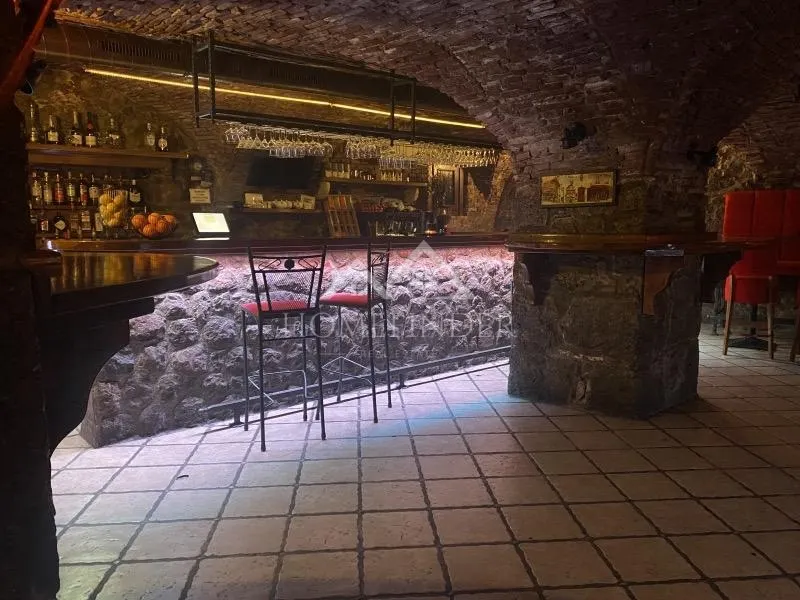Poslovni Prostor - Senj, 220m2