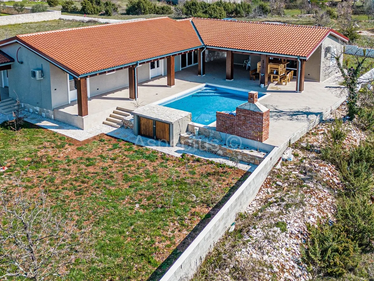 House - Svetvinčenat, 248.38m2