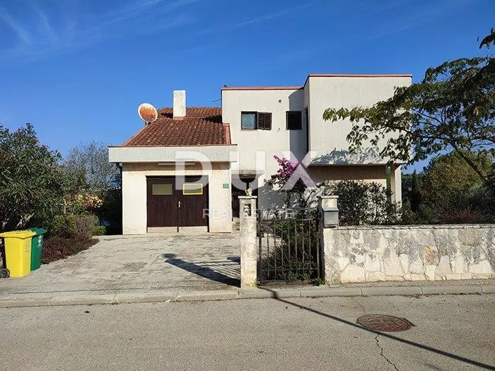 Kuća - Pula, 300m2