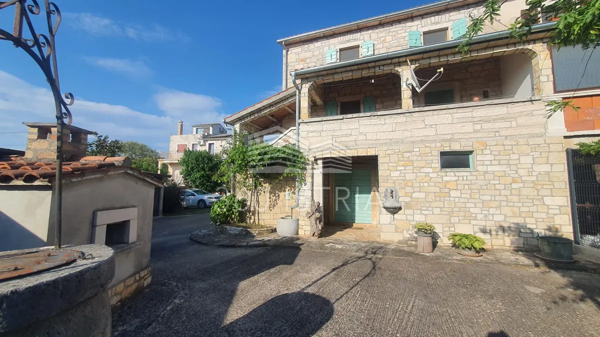 Kuća - Višnjan, 140m2