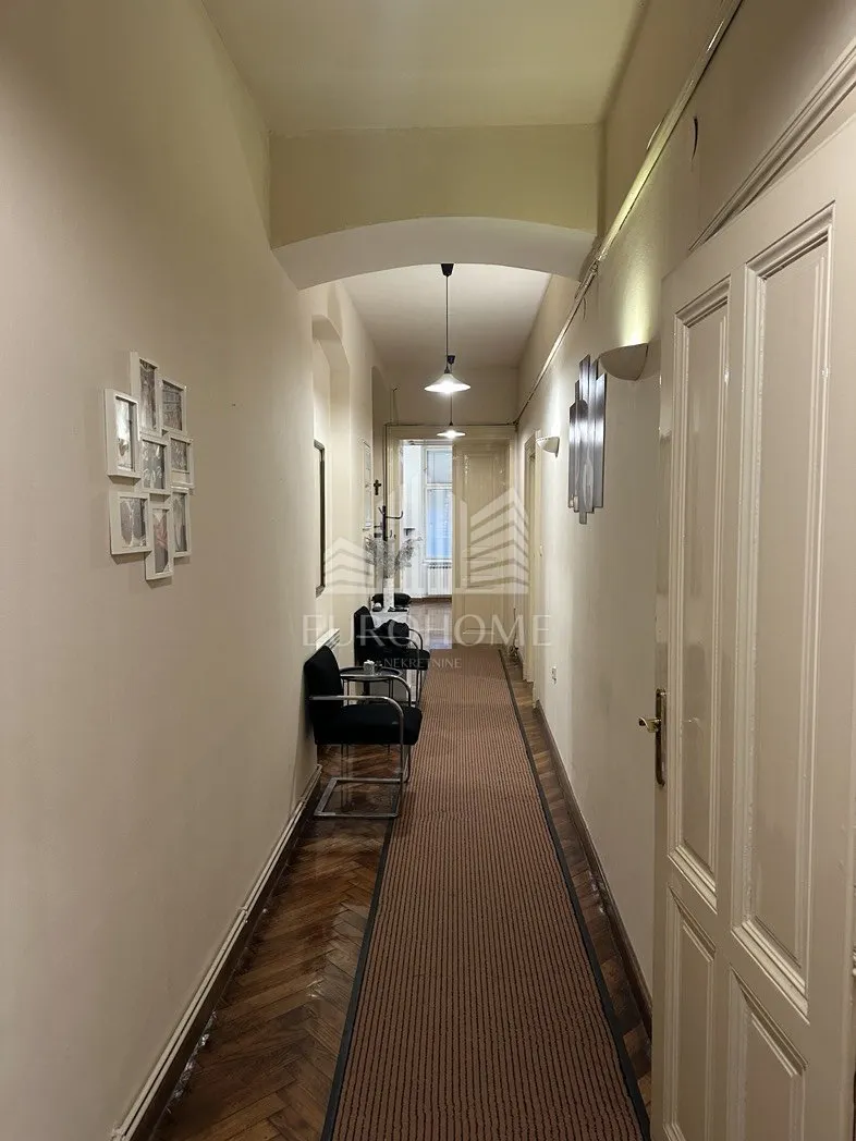 Poslovni Prostor - Donji Grad, 81m2