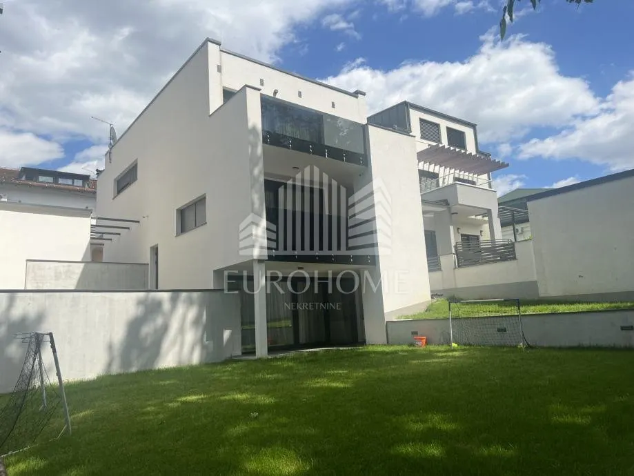 Kuća - Maksimir, 302m2