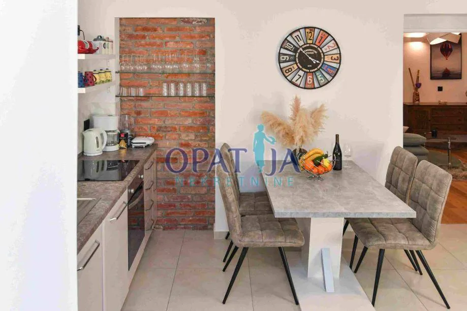 Stan - Opatija, 53m2