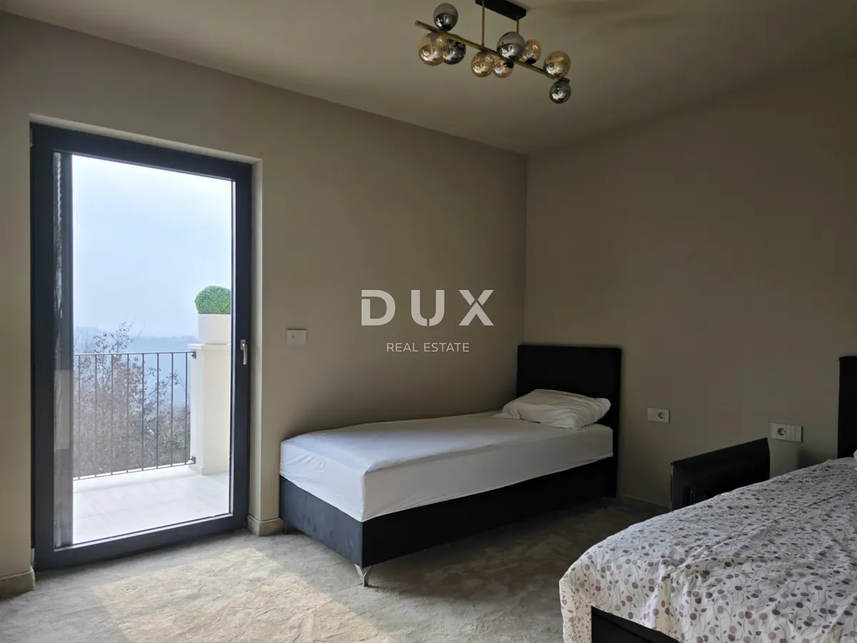 House - Buje, 384m2