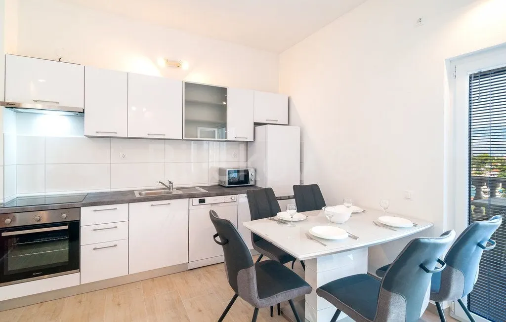 Kuća - Supetar, 400m2