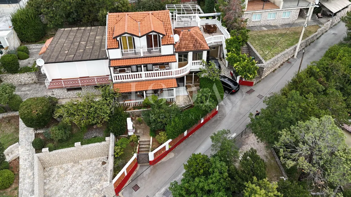 House - Novi Vinodolski, 360m2