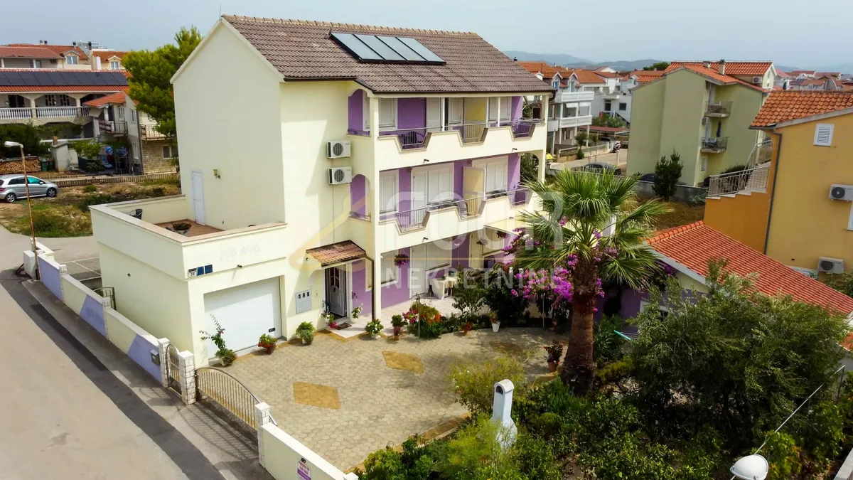 Kuća - Vodice, 397m2