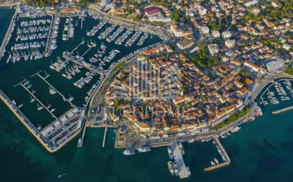 Zemljište - Biograd na Moru, 737m2